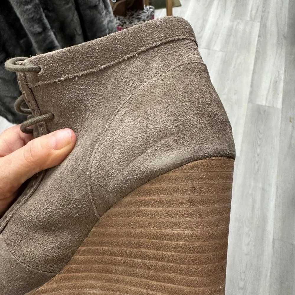 Lucky Brand LK-YSABEL Brindle Oiled Suede Wedge Booties – Size 6.5M